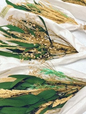 eid1059411661486451cameraposition1-22 עיצובים יפים של פרחים מיובשים או פרחי בד