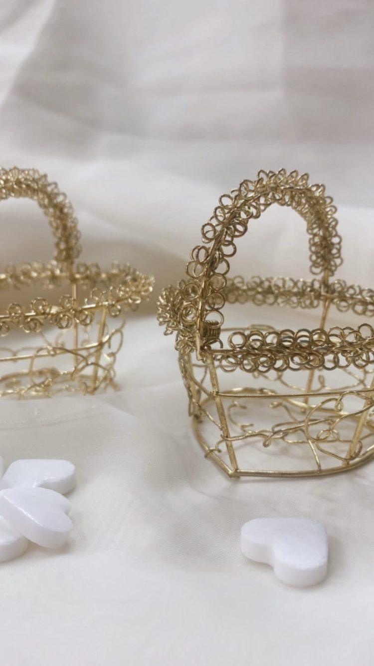 מיני סלסלאות מתכת רשת.