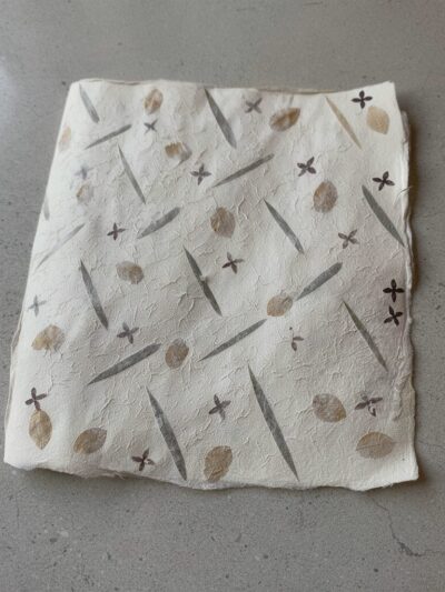 נייר אורז מיוחד לאריזות ו־DIY – חצי גיליון 70×50 ס"מ – 3 יחידות - קטגוריית שקיות נייר לעסקים - שקיות נייר עם ידית בסיטונאות