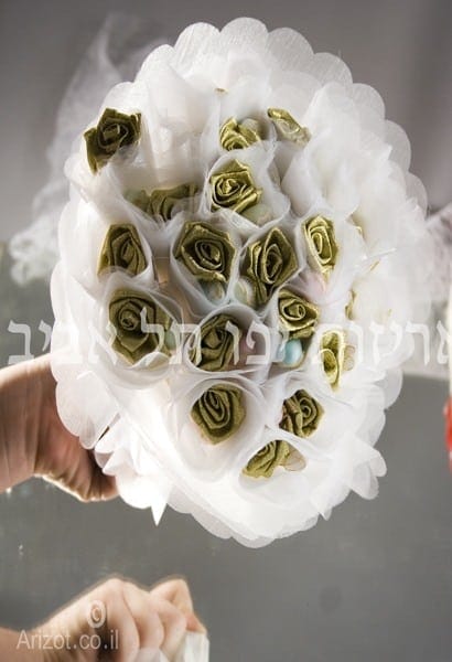 דוגמאות לזרי פרחים מבד לכלות ולעיצוב חתונות דוגמאות לזרי פרחים מבד לכלות ולעיצוב חתונות